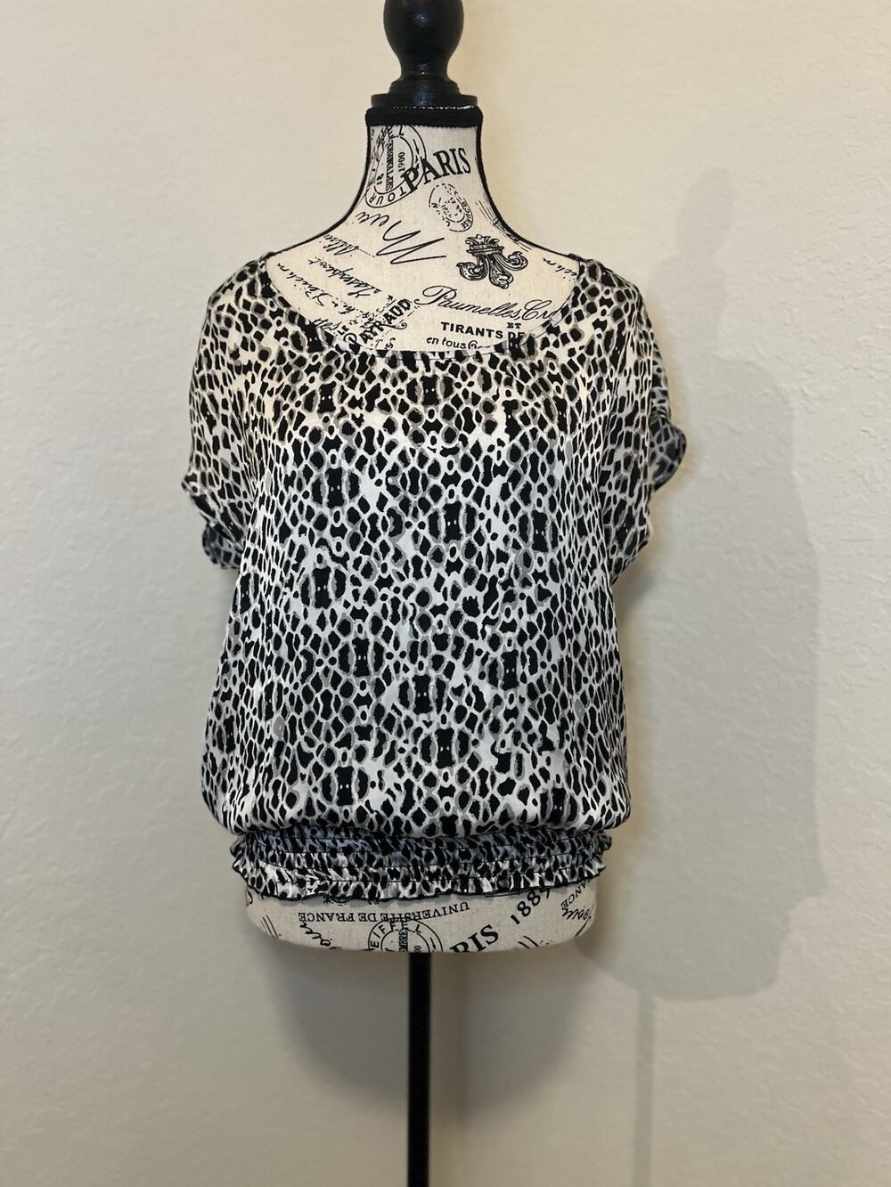 Valerie Bertinelli Leopard Print Women’s Bubble Hem Blouse Size Medium
